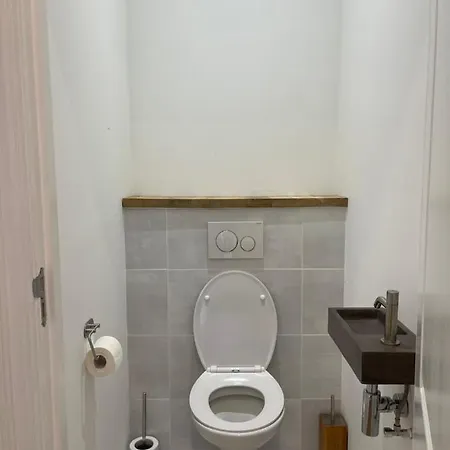 Canal House In Historic Center *