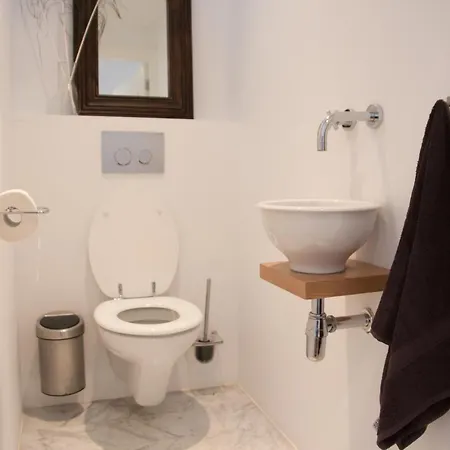 Canal House In Historic Center *