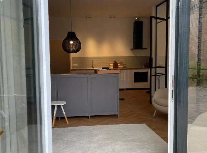 Apartment Canal House In Historic Center Gouda