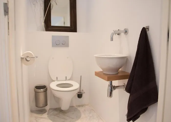 Canal House In Historic Center *