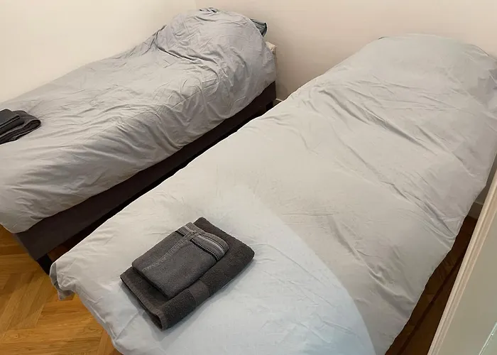 Canal House In Historic Center