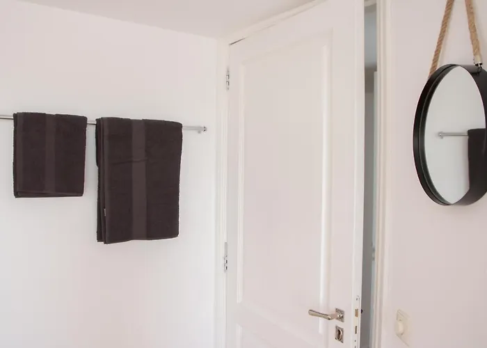 Canal House In Historic Center